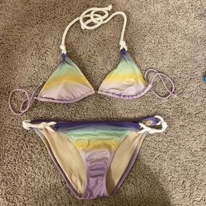 Victoria’s Secret bikini